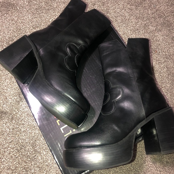 DollzKill // dELiA*s Mile A Minute Ankle Boots // size (11) - Picture 1 of 7